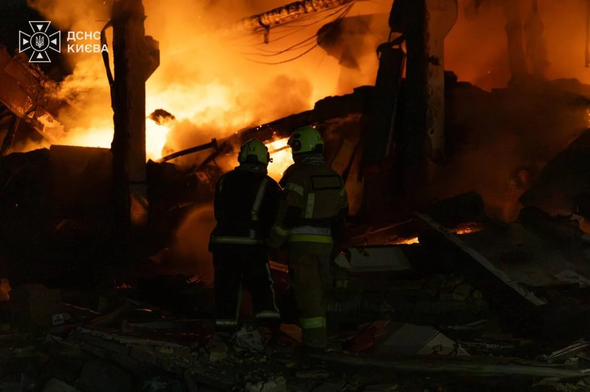 Послідовність нічної атаки 11 серпня у Києві: від тривоги до ліквідації наслідків