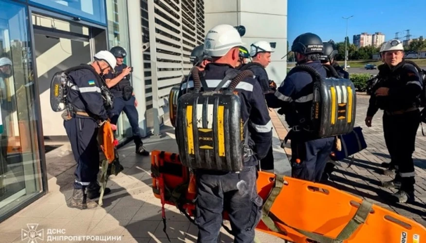 Удар по ТЦ у Кривому Розі: як регіональна влада уточнювала дані про постраждалих
