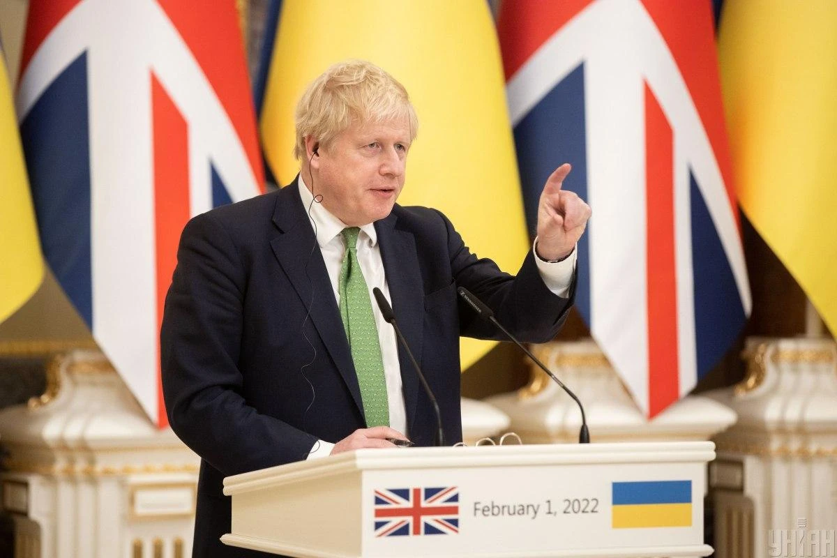 Пошкоджений локомотив пасажирського потяга біля пункту пропуску Ягодин після удару РФ
