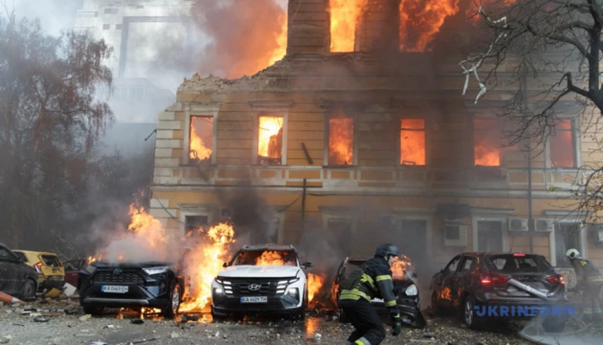 Хронологія влучання російського дрона в будівлю НАНУ 28 вересня